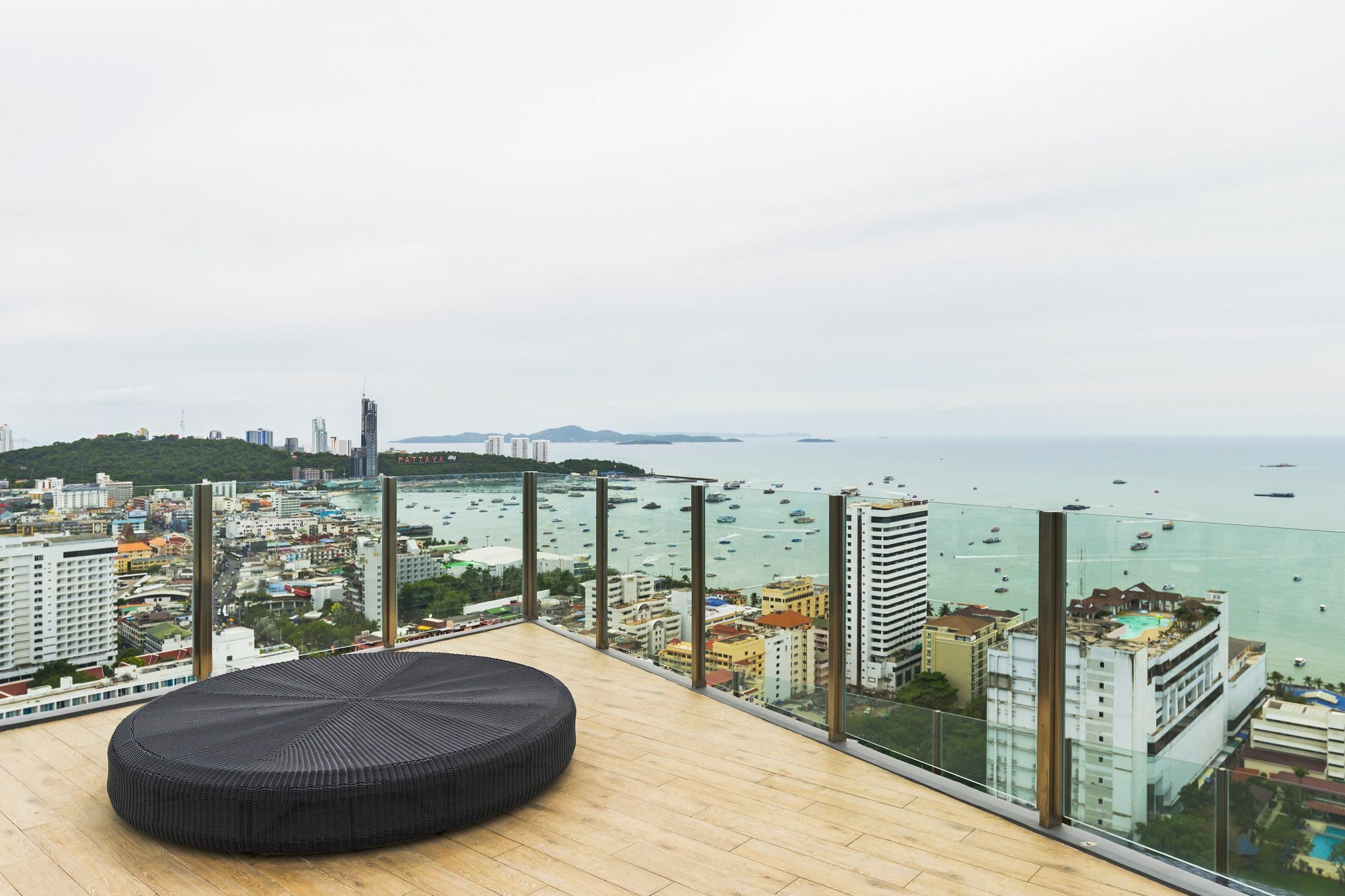 Favstay - The Base Central Pattaya Exterior foto