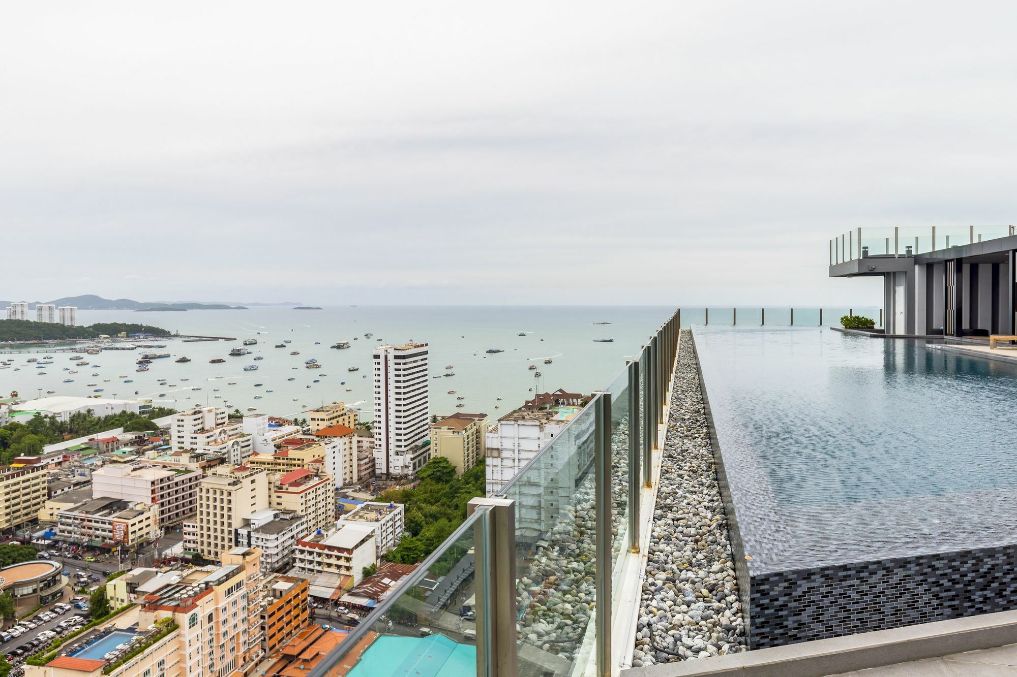Favstay - The Base Central Pattaya Exterior foto