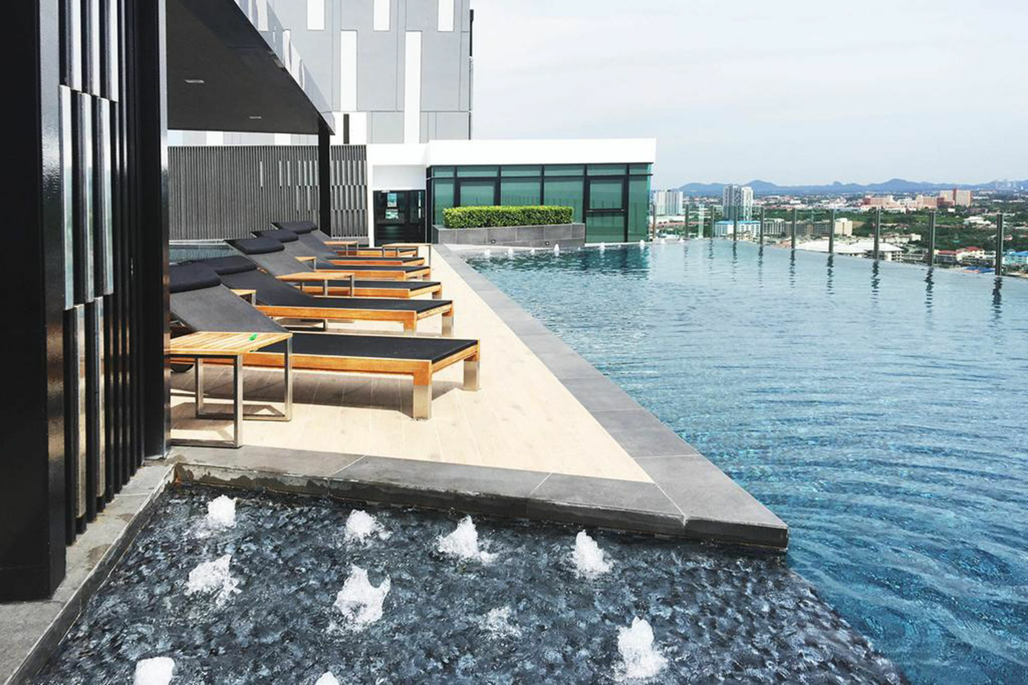 Favstay - The Base Central Pattaya Exterior foto